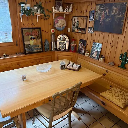 Kleine Villakunterbunt Daire