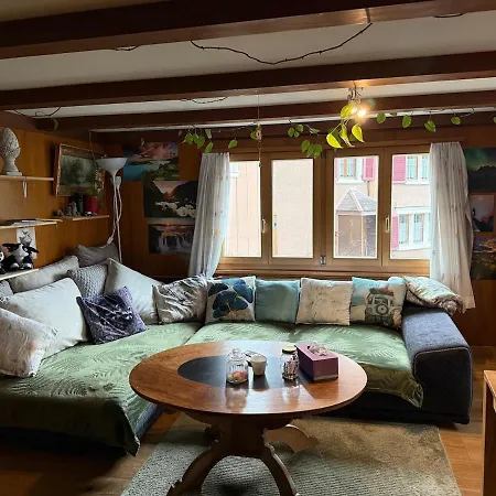 Kleine Villakunterbunt Apartment Quarten